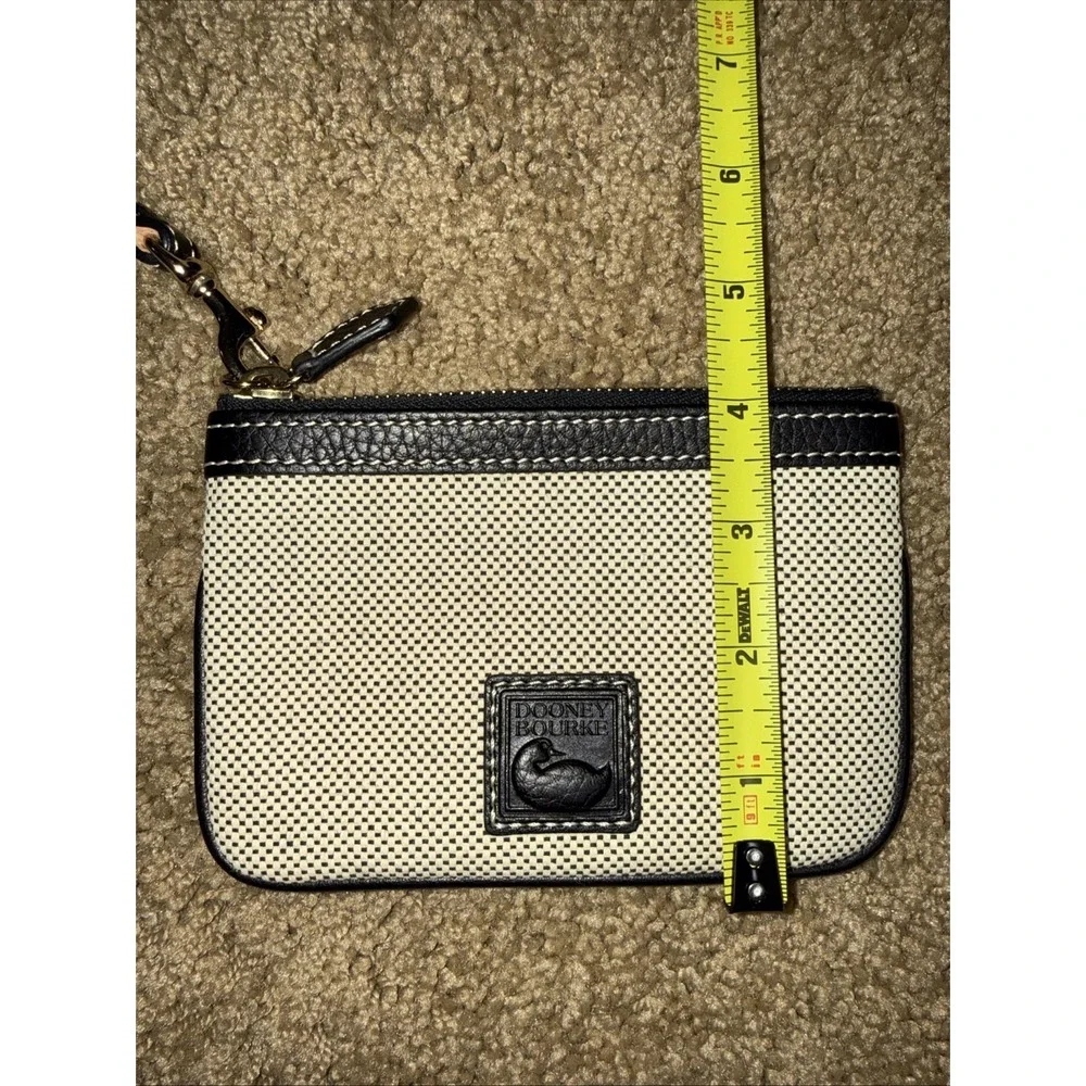 Dooney & Bourke‎ Black Ivory Purse Hobo Shoulder Bag Purse w/ Wristlet